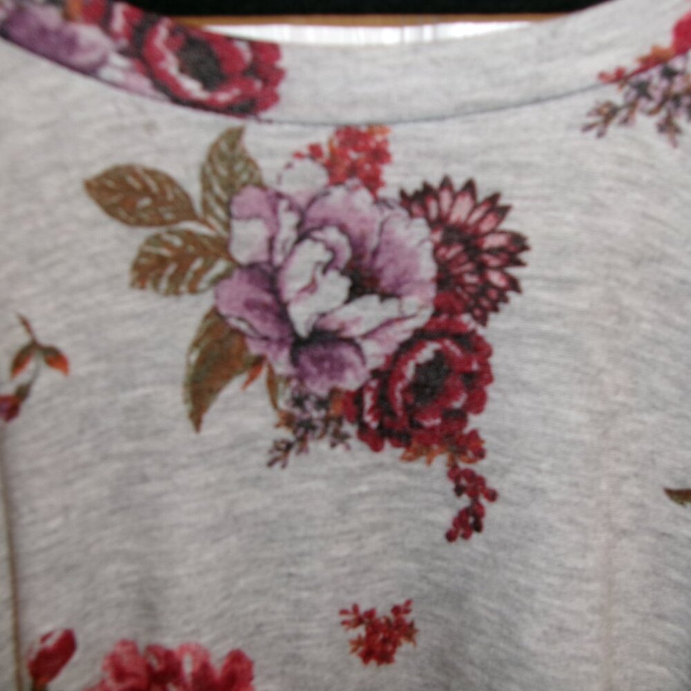 Grey floral print split back (with lining) size 3xl